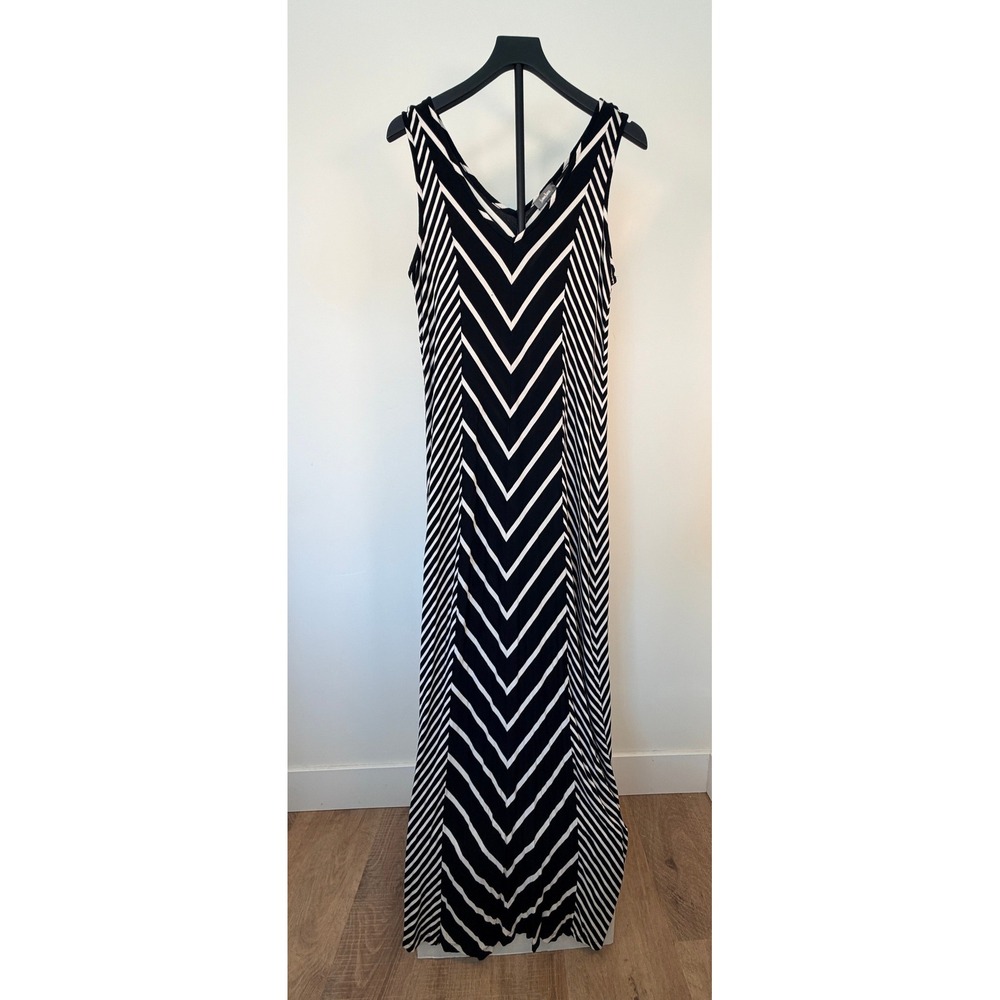 Neiman Marcus Black White Striped Chevron V-Neck Sleeveless Maxi Dress Large